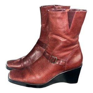 Elegant Burgundy Leather Wedge Boots Size 10
